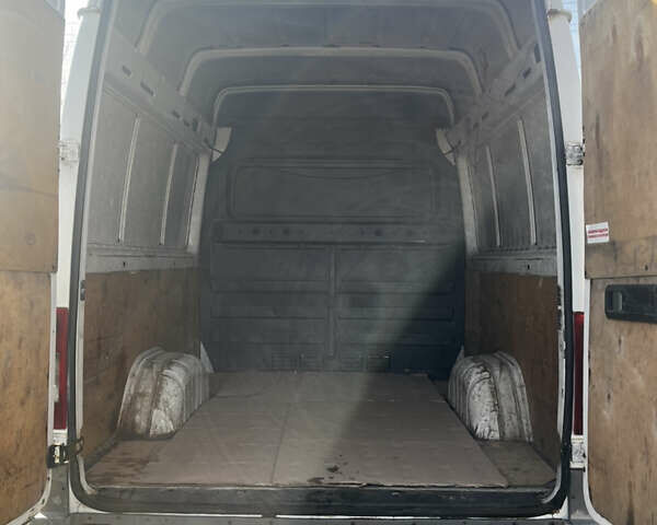 Белый Мерседес Sprinter, объемом двигателя 2.2 л и пробегом 460 тыс. км за 7200 $, фото 7 на Automoto.ua