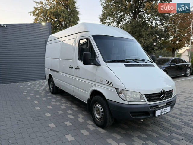Белый Мерседес Sprinter, объемом двигателя 2.2 л и пробегом 412 тыс. км за 9500 $, фото 3 на Automoto.ua
