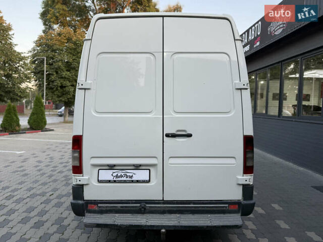 Белый Мерседес Sprinter, объемом двигателя 2.2 л и пробегом 412 тыс. км за 9500 $, фото 6 на Automoto.ua