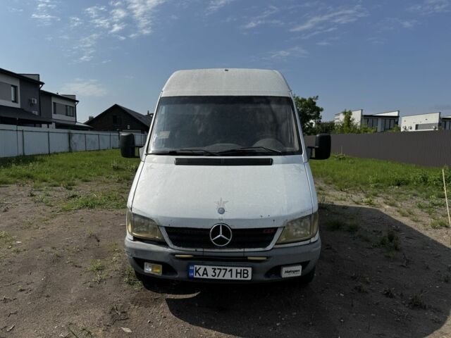 Белый Мерседес Sprinter, объемом двигателя 2.1 л и пробегом 460 тыс. км за 5100 $, фото 1 на Automoto.ua