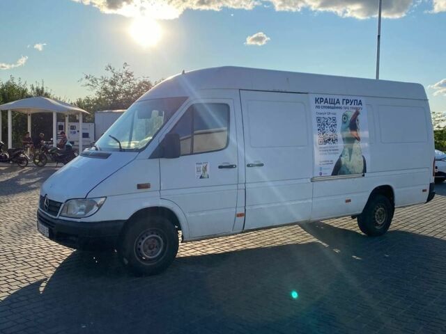 Белый Мерседес Sprinter, объемом двигателя 2.2 л и пробегом 450 тыс. км за 6900 $, фото 2 на Automoto.ua