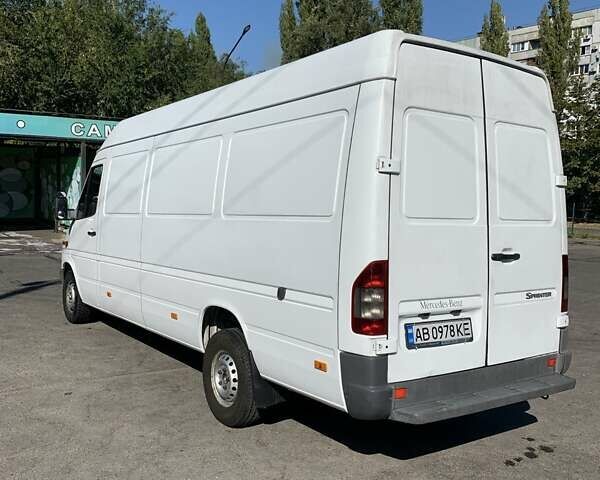 Белый Мерседес Sprinter, объемом двигателя 0 л и пробегом 660 тыс. км за 13600 $, фото 3 на Automoto.ua