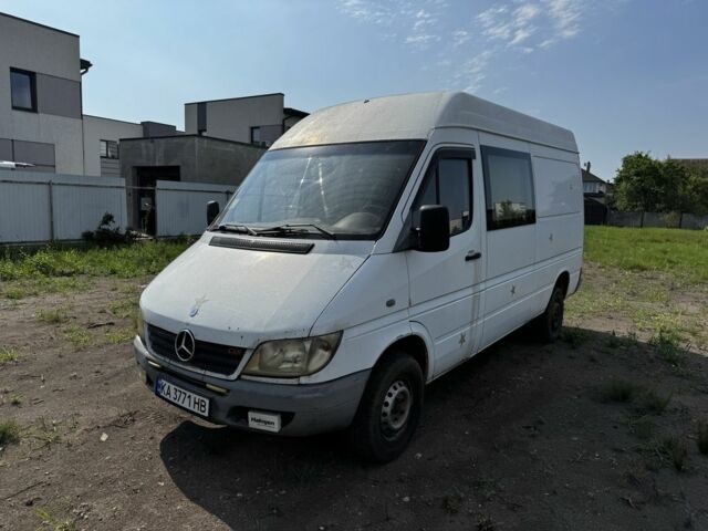 Белый Мерседес Sprinter, объемом двигателя 2.1 л и пробегом 460 тыс. км за 5100 $, фото 2 на Automoto.ua