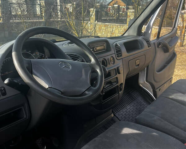 Белый Мерседес Sprinter, объемом двигателя 2.2 л и пробегом 460 тыс. км за 7200 $, фото 16 на Automoto.ua