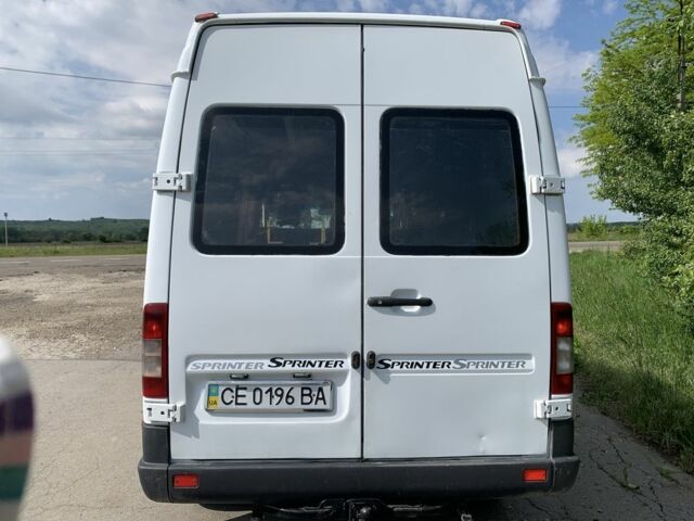 Белый Мерседес Sprinter, объемом двигателя 2.2 л и пробегом 500 тыс. км за 9200 $, фото 2 на Automoto.ua
