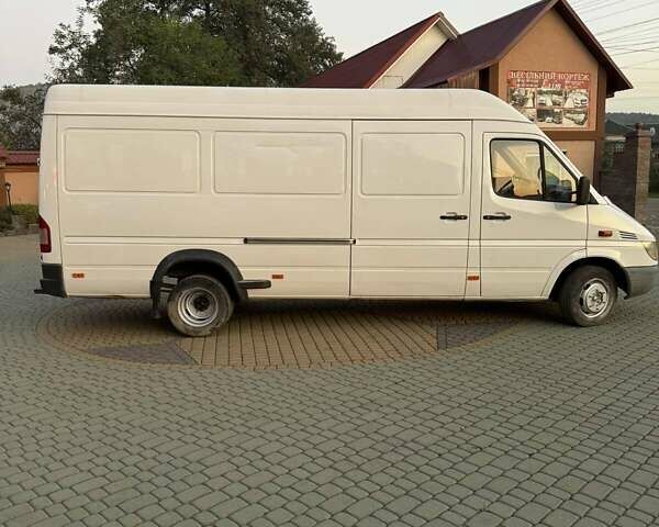 Белый Мерседес Sprinter, объемом двигателя 2.69 л и пробегом 500 тыс. км за 9999 $, фото 7 на Automoto.ua