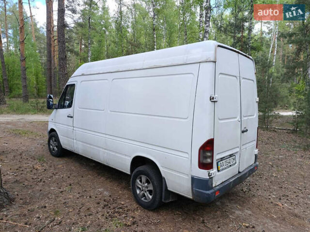 Белый Мерседес Sprinter, объемом двигателя 2.15 л и пробегом 487 тыс. км за 6900 $, фото 4 на Automoto.ua