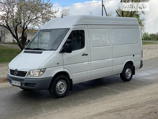 Белый Мерседес Sprinter, объемом двигателя 2.2 л и пробегом 430 тыс. км за 9400 $, фото 4 на Automoto.ua