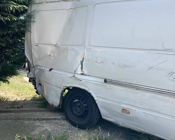 Белый Мерседес Sprinter, объемом двигателя 2.15 л и пробегом 600 тыс. км за 4500 $, фото 4 на Automoto.ua