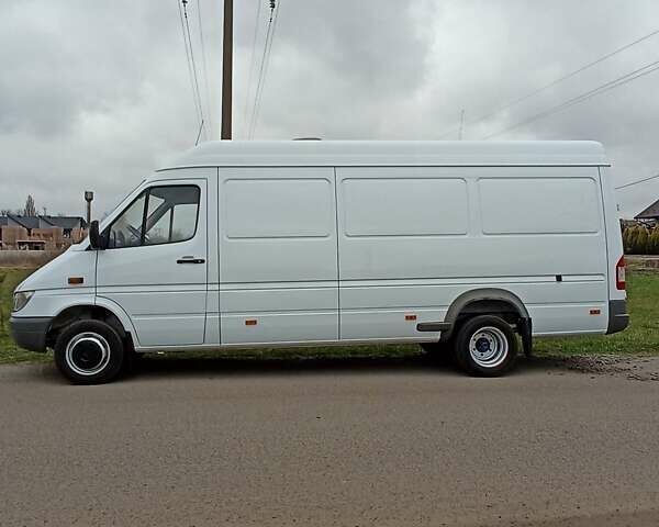 Белый Мерседес Sprinter, объемом двигателя 2.7 л и пробегом 260 тыс. км за 20900 $, фото 18 на Automoto.ua