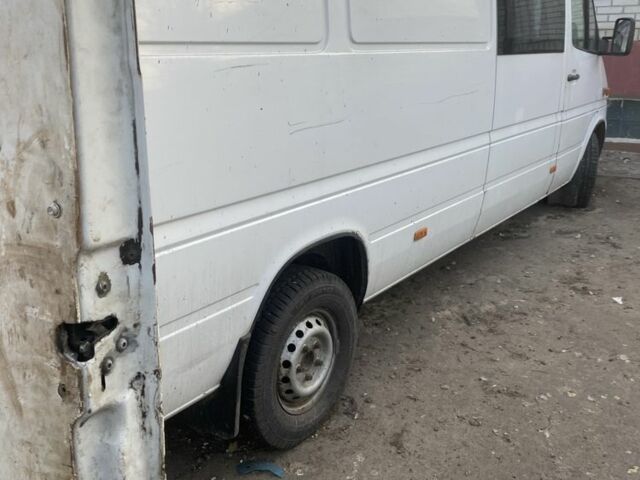 Білий Мерседес Sprinter, об'ємом двигуна 2.2 л та пробігом 500 тис. км за 6200 $, фото 4 на Automoto.ua