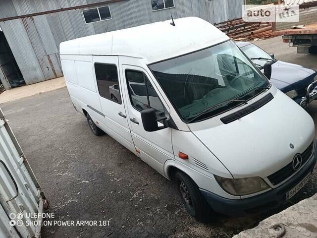 Белый Мерседес Sprinter, объемом двигателя 2.15 л и пробегом 577 тыс. км за 9000 $, фото 9 на Automoto.ua