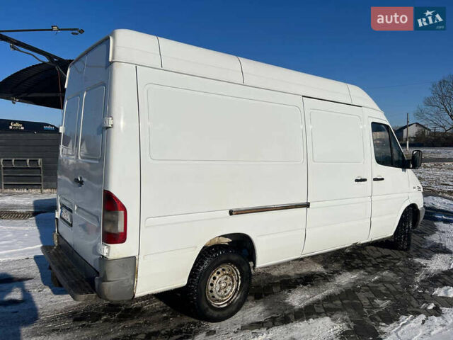 Белый Мерседес Sprinter, объемом двигателя 2.15 л и пробегом 300 тыс. км за 8000 $, фото 2 на Automoto.ua