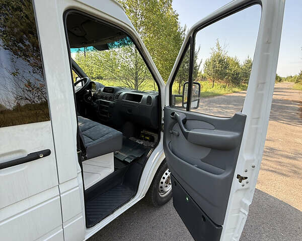 Белый Мерседес Sprinter, объемом двигателя 2.15 л и пробегом 573 тыс. км за 12500 $, фото 33 на Automoto.ua
