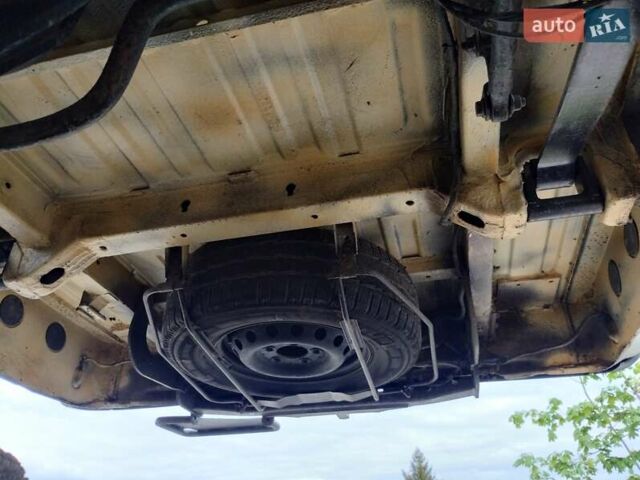 Белый Мерседес Sprinter, объемом двигателя 2.7 л и пробегом 357 тыс. км за 14850 $, фото 58 на Automoto.ua