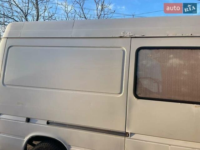Белый Мерседес Sprinter, объемом двигателя 2.2 л и пробегом 500 тыс. км за 5800 $, фото 4 на Automoto.ua