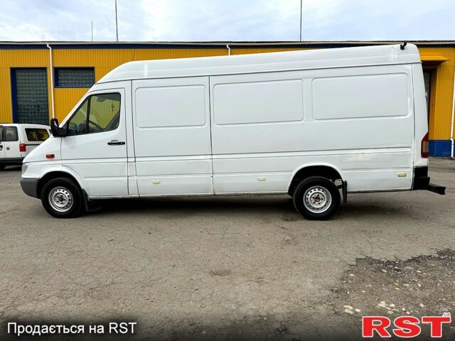Белый Мерседес Sprinter, объемом двигателя 2.7 л и пробегом 767 тыс. км за 8999 $, фото 2 на Automoto.ua