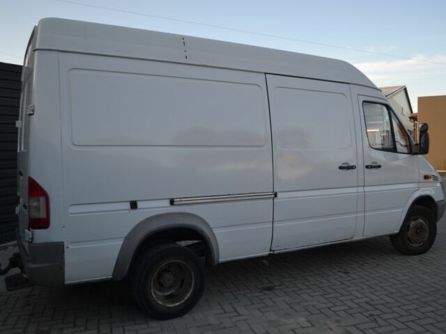 Белый Мерседес Sprinter, объемом двигателя 2.3 л и пробегом 600 тыс. км за 7000 $, фото 3 на Automoto.ua