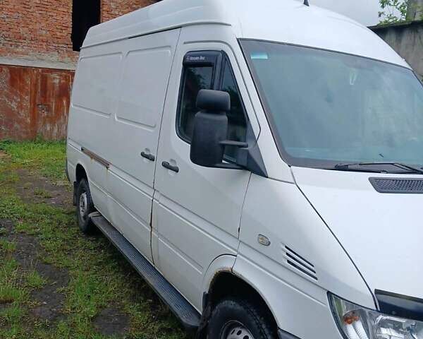 Белый Мерседес Sprinter, объемом двигателя 2.2 л и пробегом 660 тыс. км за 8650 $, фото 1 на Automoto.ua