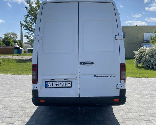 Белый Мерседес Sprinter, объемом двигателя 2.69 л и пробегом 100 тыс. км за 9700 $, фото 3 на Automoto.ua