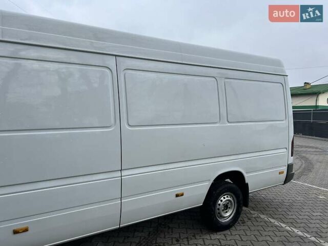Белый Мерседес Sprinter, объемом двигателя 2.15 л и пробегом 301 тыс. км за 9500 $, фото 5 на Automoto.ua
