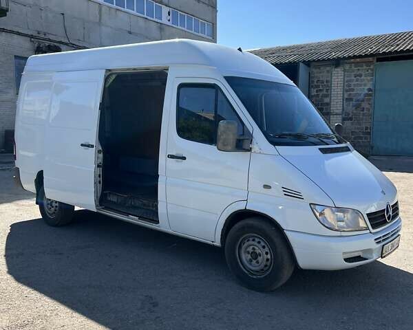 Белый Мерседес Sprinter, объемом двигателя 2.69 л и пробегом 755 тыс. км за 9500 $, фото 32 на Automoto.ua