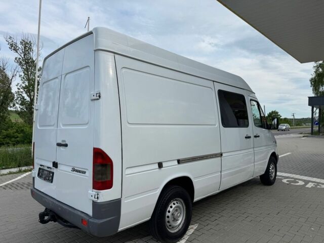Белый Мерседес Sprinter, объемом двигателя 2.2 л и пробегом 450 тыс. км за 3200 $, фото 9 на Automoto.ua