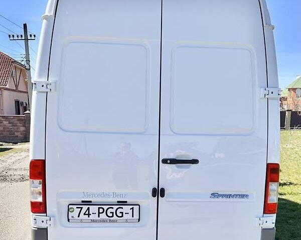 Белый Мерседес Sprinter, объемом двигателя 2.7 л и пробегом 260 тыс. км за 20900 $, фото 19 на Automoto.ua