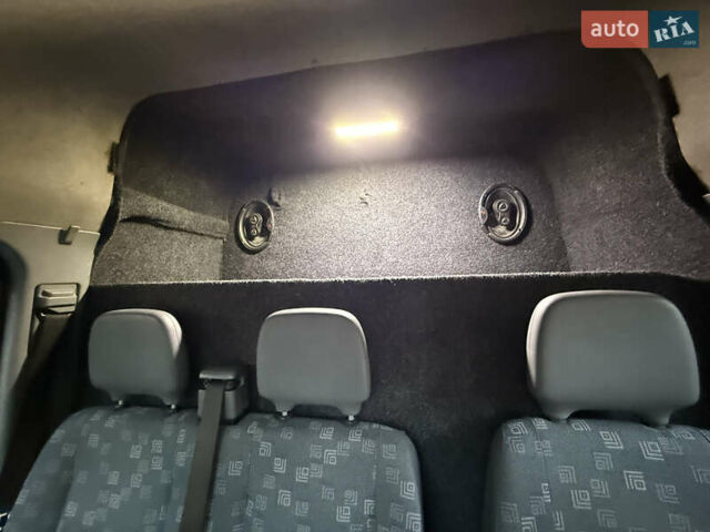 Белый Мерседес Sprinter, объемом двигателя 2.2 л и пробегом 412 тыс. км за 9500 $, фото 17 на Automoto.ua