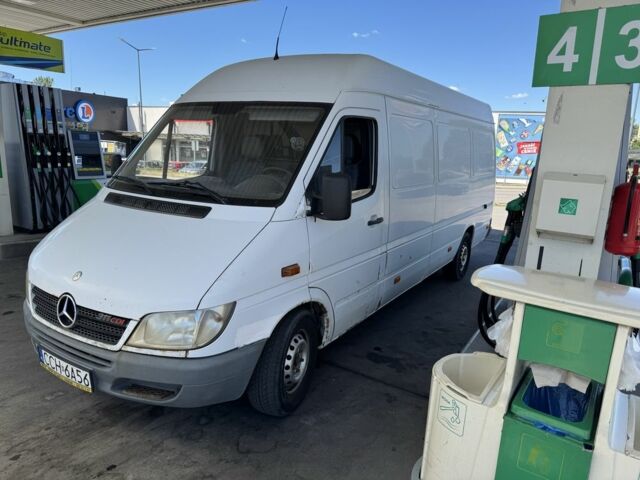 Белый Мерседес Sprinter, объемом двигателя 2.2 л и пробегом 325 тыс. км за 3800 $, фото 18 на Automoto.ua