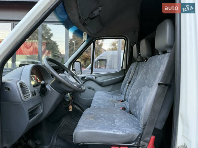 Белый Мерседес Sprinter, объемом двигателя 2.2 л и пробегом 412 тыс. км за 9500 $, фото 13 на Automoto.ua