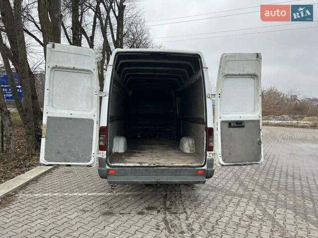 Белый Мерседес Sprinter, объемом двигателя 2.15 л и пробегом 301 тыс. км за 9500 $, фото 2 на Automoto.ua