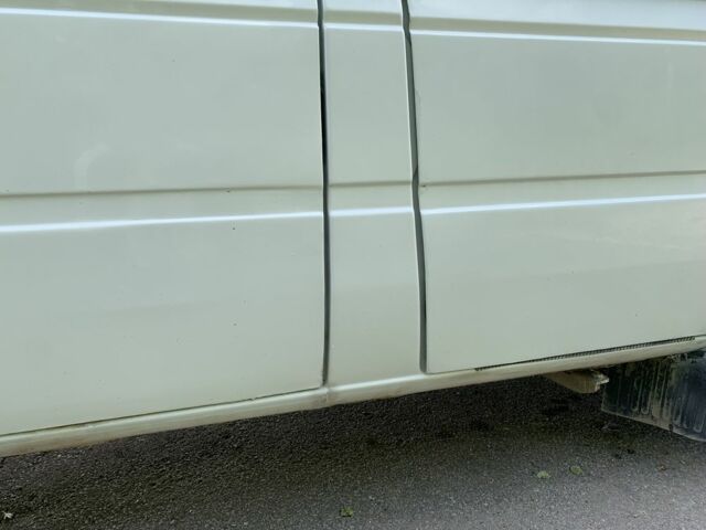 Белый Мерседес Sprinter, объемом двигателя 2.2 л и пробегом 500 тыс. км за 9200 $, фото 5 на Automoto.ua