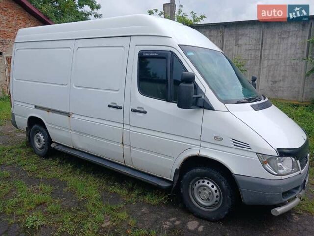 Белый Мерседес Sprinter, объемом двигателя 2.2 л и пробегом 660 тыс. км за 8650 $, фото 2 на Automoto.ua