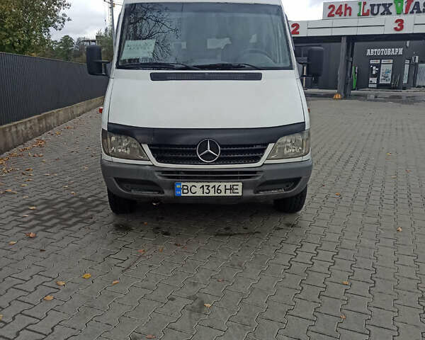 Белый Мерседес Sprinter, объемом двигателя 0 л и пробегом 820 тыс. км за 8300 $, фото 7 на Automoto.ua