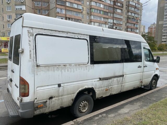 Белый Мерседес Sprinter, объемом двигателя 2.7 л и пробегом 550 тыс. км за 5800 $, фото 5 на Automoto.ua