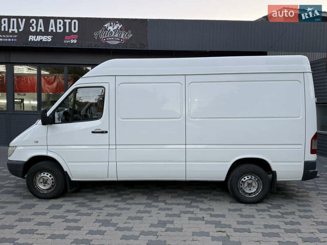 Белый Мерседес Sprinter, объемом двигателя 2.2 л и пробегом 412 тыс. км за 9500 $, фото 8 на Automoto.ua