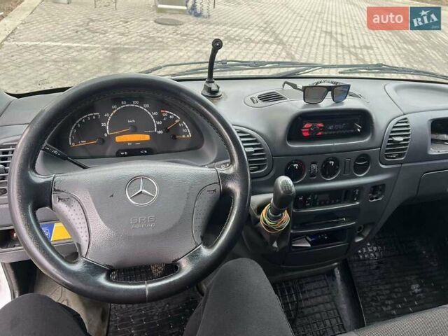 Белый Мерседес Sprinter, объемом двигателя 2.15 л и пробегом 301 тыс. км за 9500 $, фото 6 на Automoto.ua