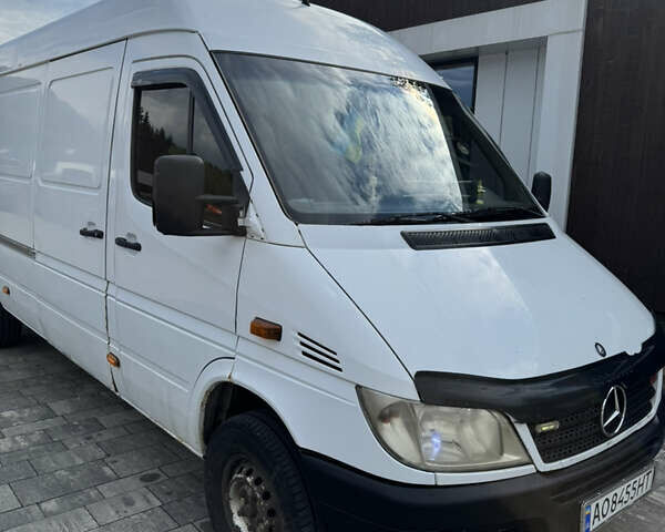 Белый Мерседес Sprinter, объемом двигателя 2.2 л и пробегом 515 тыс. км за 8800 $, фото 7 на Automoto.ua