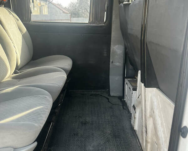 Белый Мерседес Sprinter, объемом двигателя 2.2 л и пробегом 460 тыс. км за 7200 $, фото 12 на Automoto.ua
