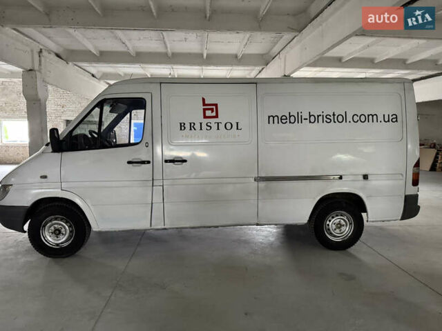 Белый Мерседес Sprinter, объемом двигателя 2.15 л и пробегом 442 тыс. км за 6600 $, фото 1 на Automoto.ua