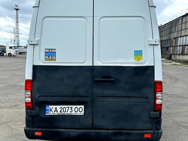 Белый Мерседес Sprinter, объемом двигателя 2.2 л и пробегом 421 тыс. км за 8900 $, фото 5 на Automoto.ua