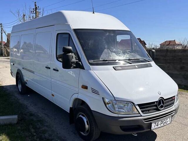Белый Мерседес Sprinter, объемом двигателя 2.7 л и пробегом 260 тыс. км за 20900 $, фото 2 на Automoto.ua