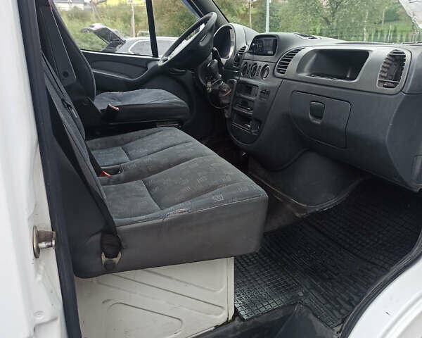 Белый Мерседес Sprinter, объемом двигателя 0 л и пробегом 820 тыс. км за 8300 $, фото 8 на Automoto.ua