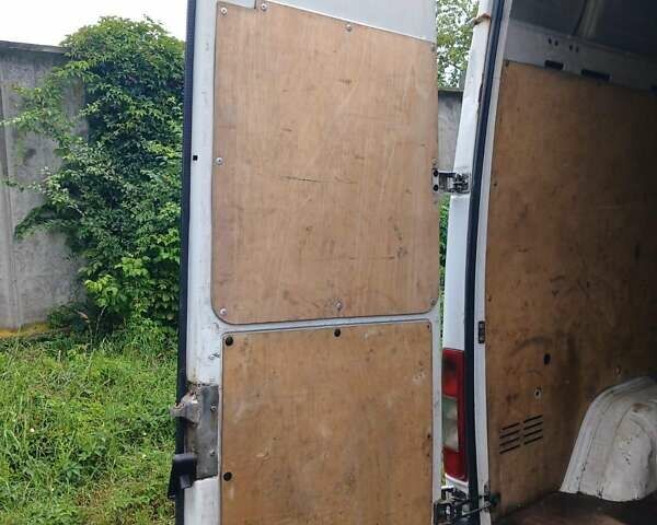 Белый Мерседес Sprinter, объемом двигателя 2.2 л и пробегом 660 тыс. км за 8650 $, фото 12 на Automoto.ua