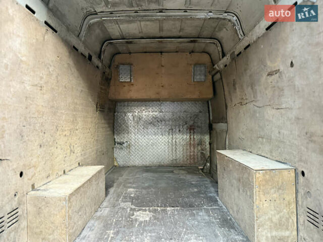 Белый Мерседес Sprinter, объемом двигателя 2.2 л и пробегом 412 тыс. км за 9500 $, фото 19 на Automoto.ua