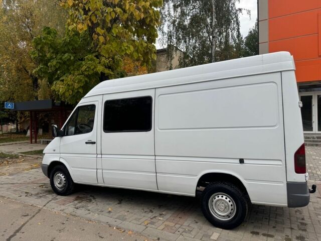 Белый Мерседес Sprinter, объемом двигателя 2.2 л и пробегом 450 тыс. км за 3200 $, фото 4 на Automoto.ua
