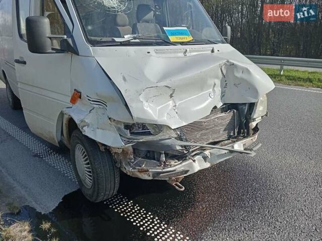 Білий Мерседес Sprinter, об'ємом двигуна 2.1 л та пробігом 430 тис. км за 5000 $, фото 11 на Automoto.ua