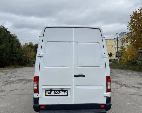 Белый Мерседес Sprinter, объемом двигателя 2.15 л и пробегом 487 тыс. км за 12700 $, фото 5 на Automoto.ua