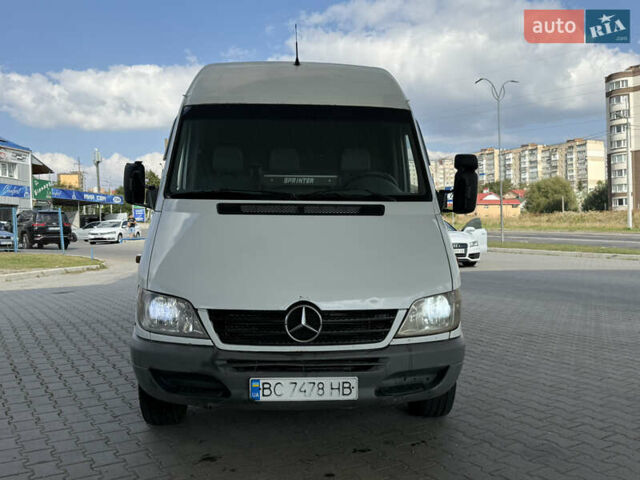 Белый Мерседес Sprinter, объемом двигателя 2.15 л и пробегом 480 тыс. км за 7600 $, фото 4 на Automoto.ua